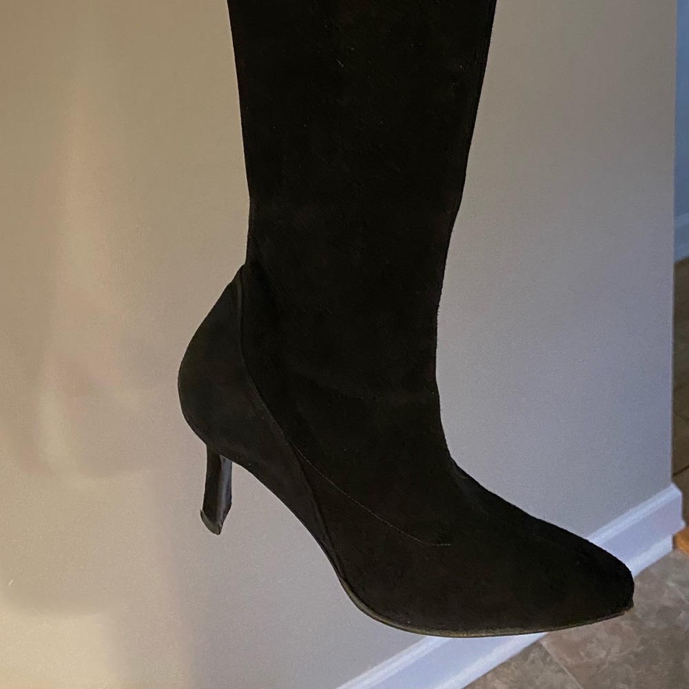STUART WEITZMAN knee high suede boots